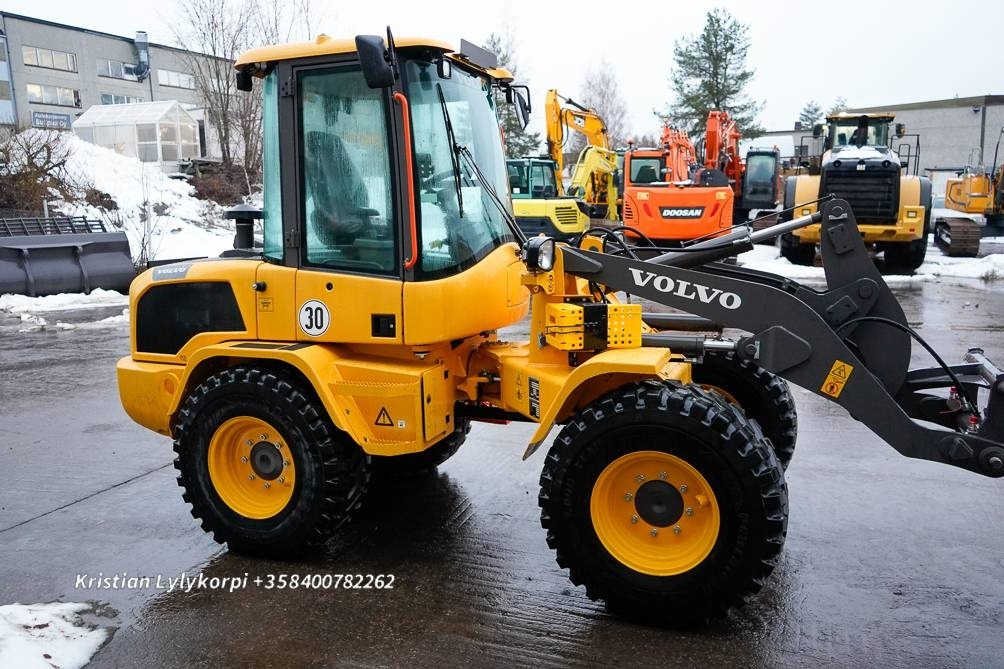 Wiellader Volvo L30HS UUSI AJAMATON