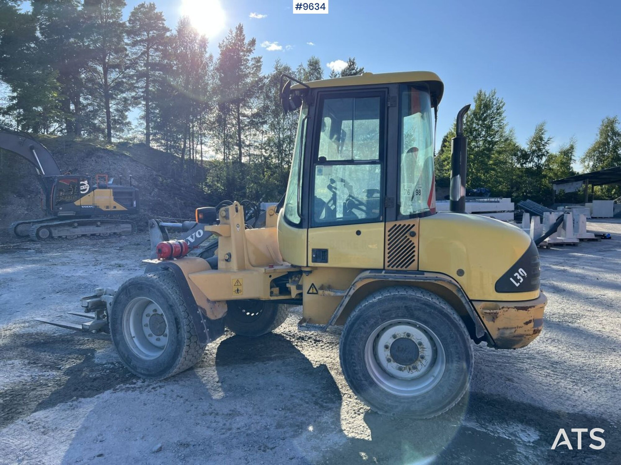 Wiellader Volvo L30Z Wheel loader with multiple attachments