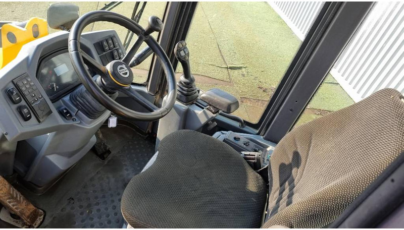Wiellader Volvo L30 G, Hullastare