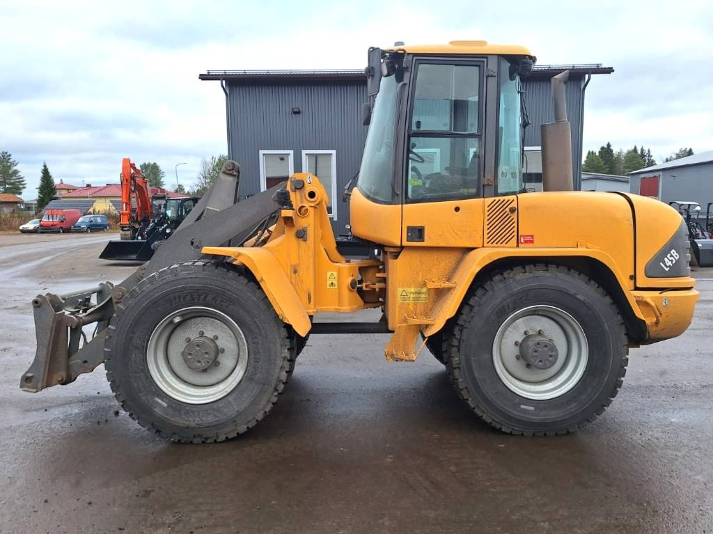 Wiellader Volvo L45B -HYVÄT RENKAAT-