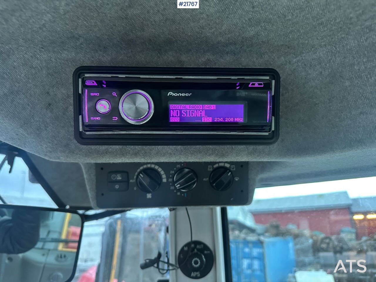 Wiellader Volvo L90F hjullaster m/ Volvo gruskuffe. SE VIDEO