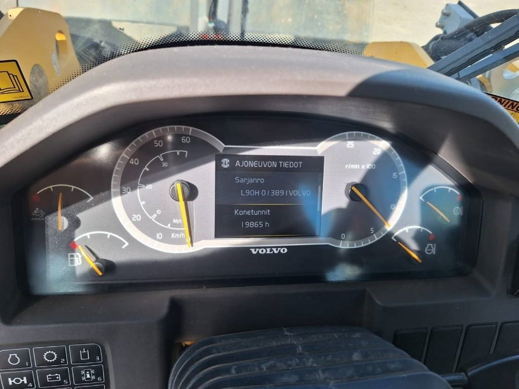 Wiellader Volvo L90H RASVARI, VAAKA YM.