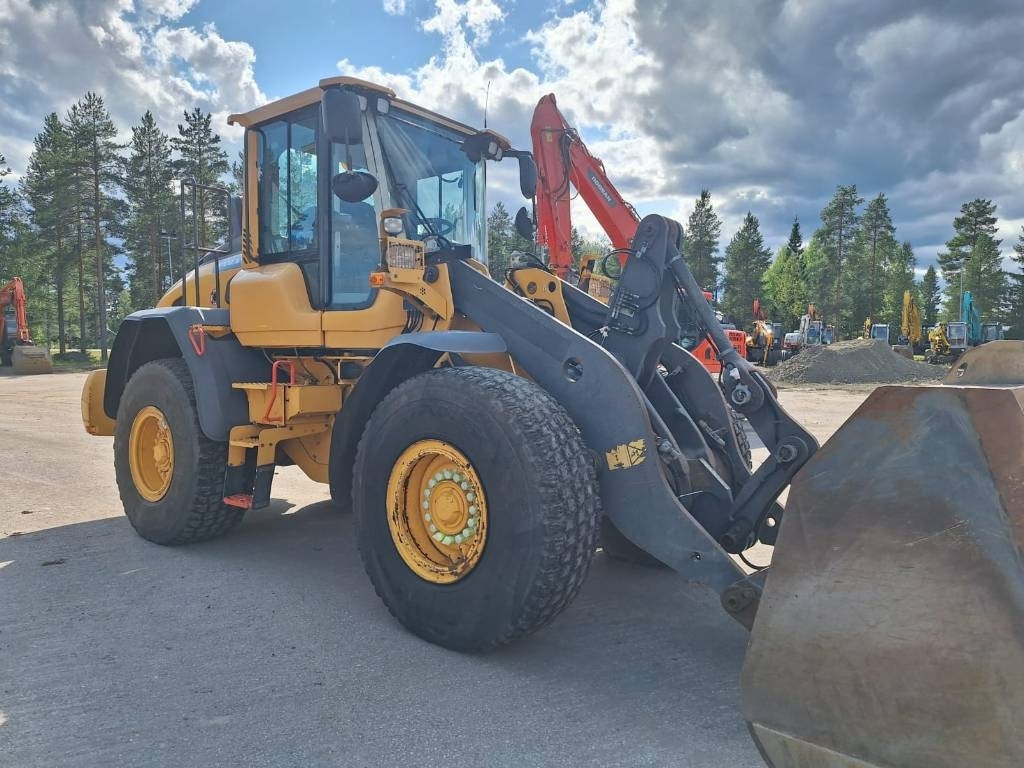 Wiellader Volvo L90H RASVARI, VAAKA YM.
