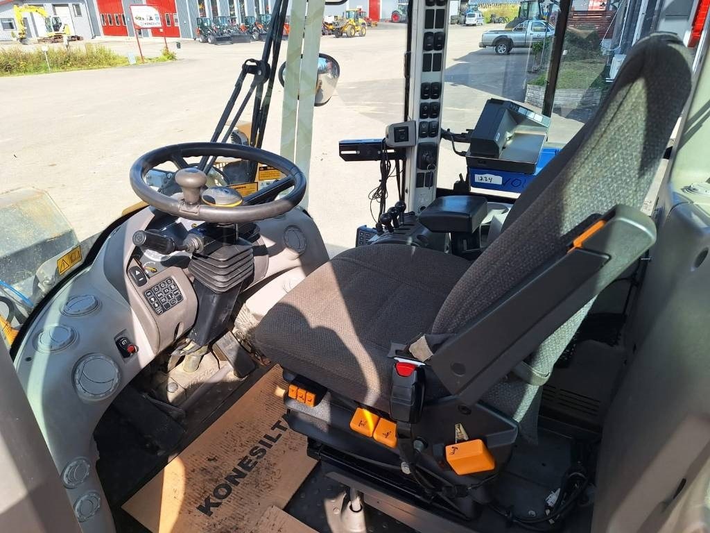 Wiellader Volvo L90H RASVARI, VAAKA YM.