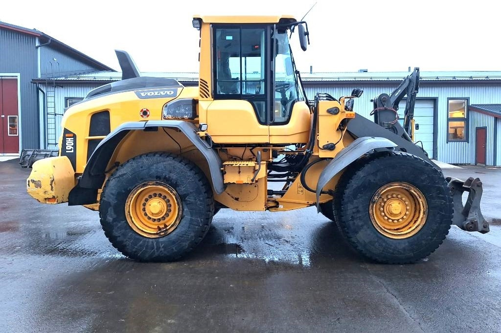 Wiellader Volvo L90H VIPUOHJAUS YM.
