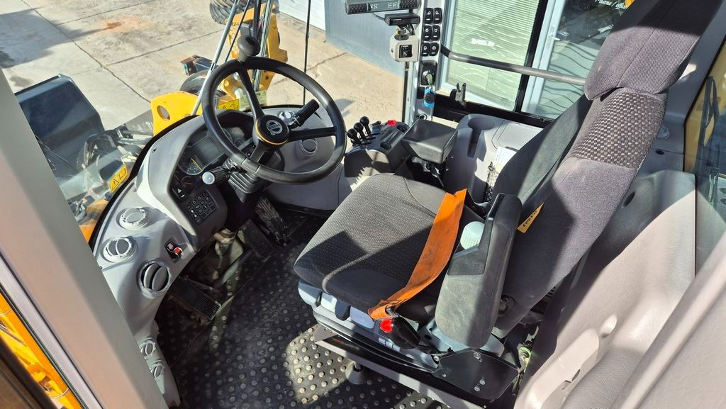 Wiellader Volvo L90H - Year 2021 - 12630 Hours - Scale - NEW Bucket