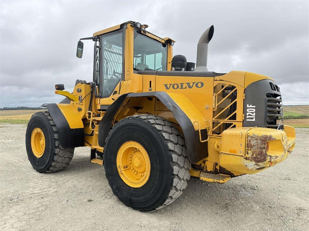 Wiellader Volvo L 120 F , 4rd line , coupler