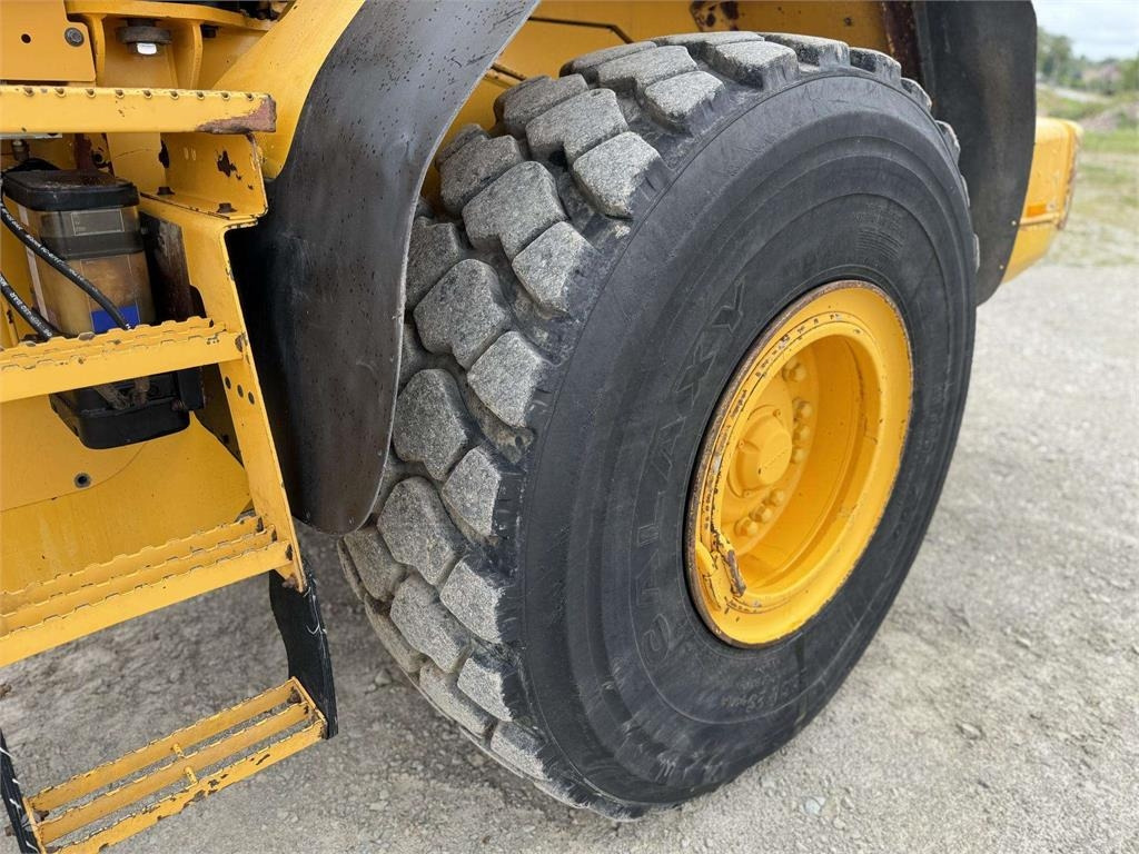 Wiellader Volvo L 120 F , 4rd line , coupler