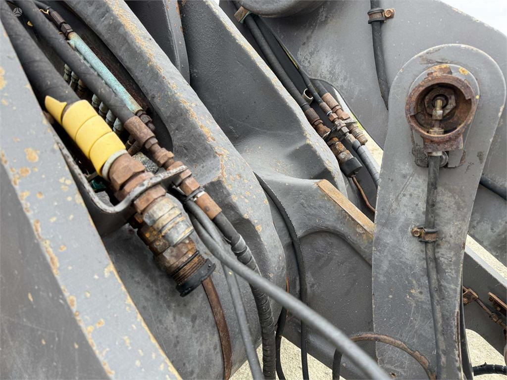 Wiellader Volvo L 120 F , 4rd line , coupler