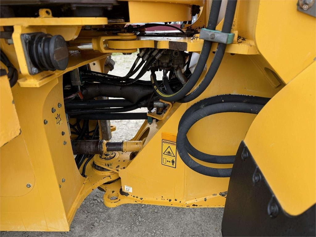 Wiellader Volvo L 120 F , 4rd line , coupler