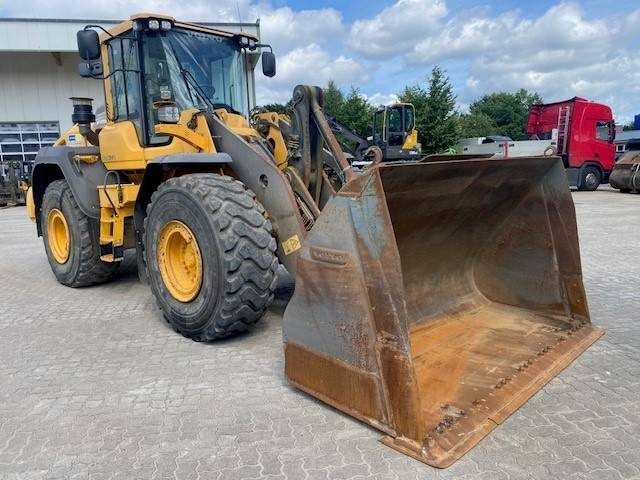 Wiellader Volvo L 120 H (12005485)