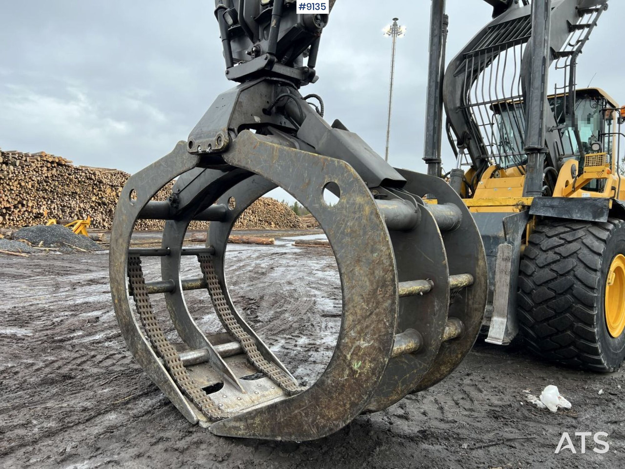 Wiellader Volvo L 180 G High lifter / Log handler (VIDEO)