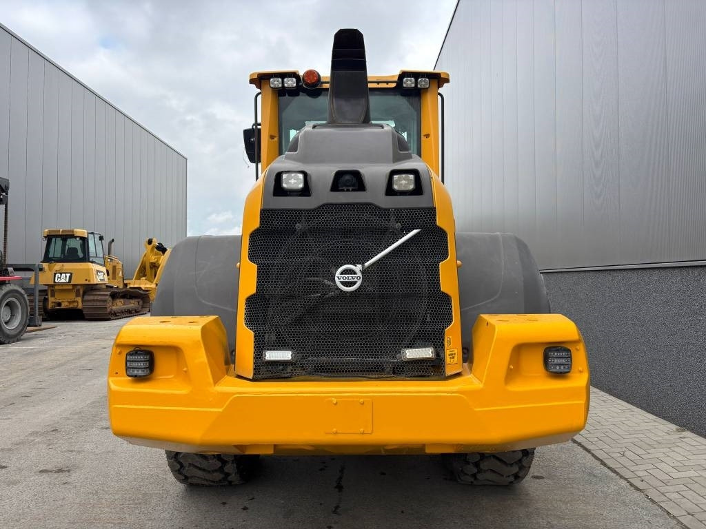 Wiellader Volvo L 90 H (High tip + New tires)