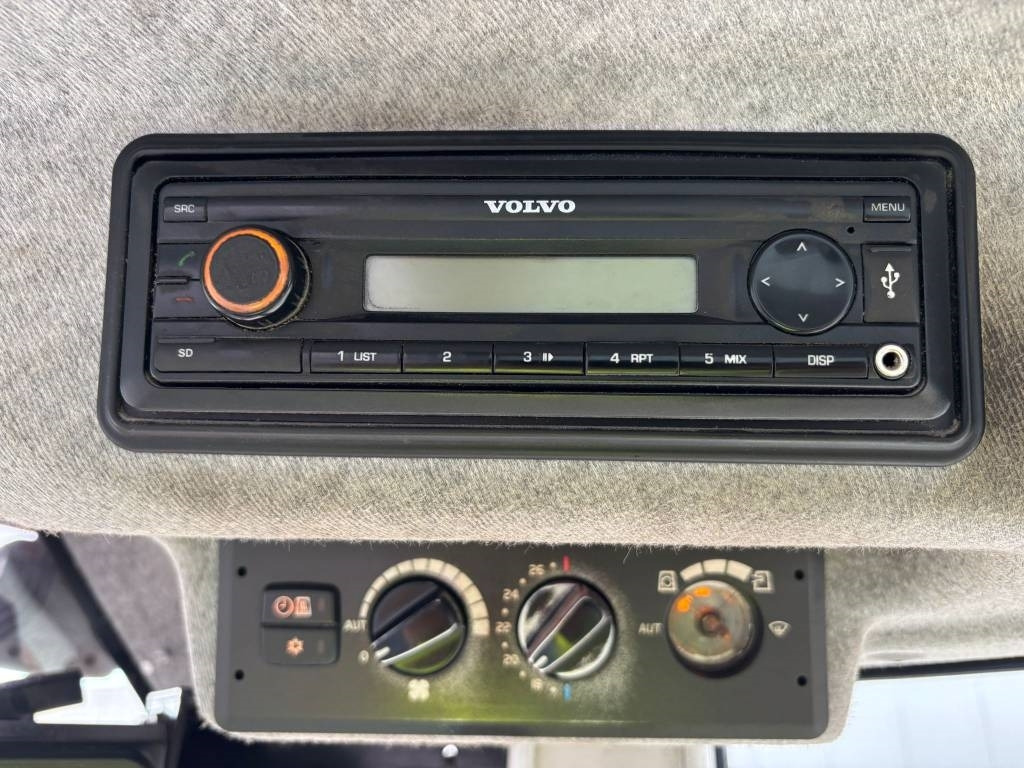 Wiellader Volvo L 90 H (High tip + New tires)