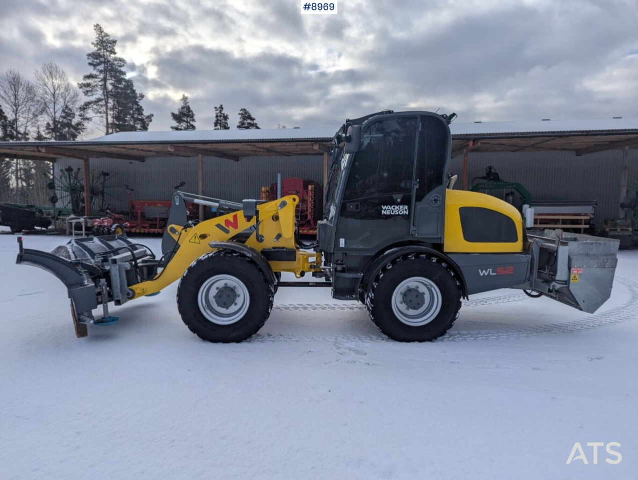 Wiellader Wheel Loader Wacker Neuson WL52 with multiple attachments (SEE VIDEO)