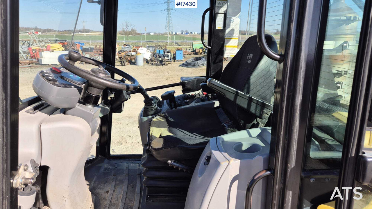Wiellader Wheel loader CATERPILLAR 906 H2 (2014)