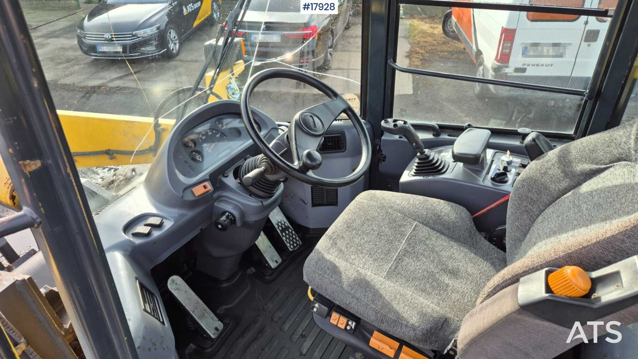 Wiellader Wheel loader KOMATSU WA320-5H (2005)