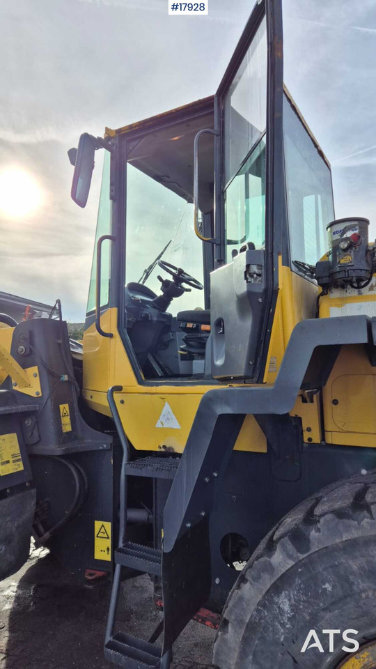 Wiellader Wheel loader KOMATSU WA320-5H (2005)