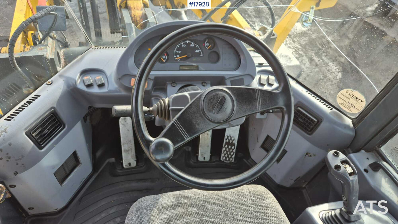 Wiellader Wheel loader KOMATSU WA320-5H (2005)