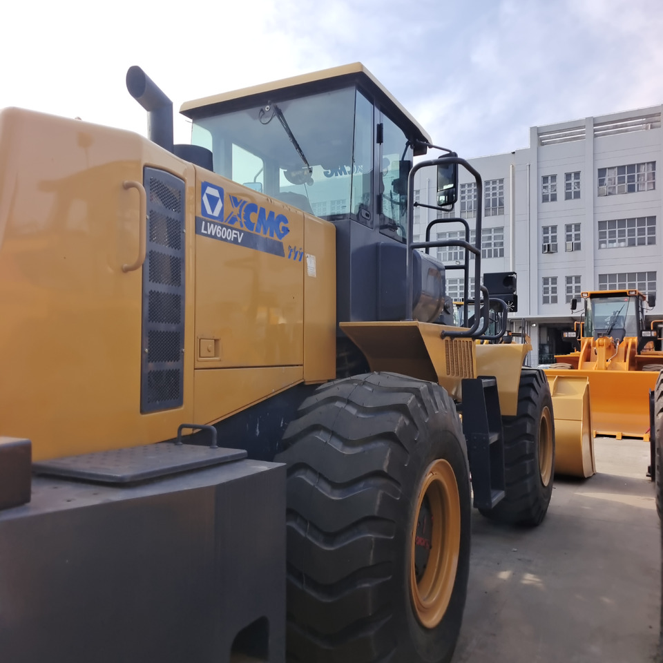 Wiellader XCMG LW600FV