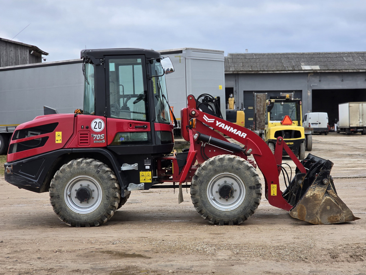 Wiellader YANMAR V70S