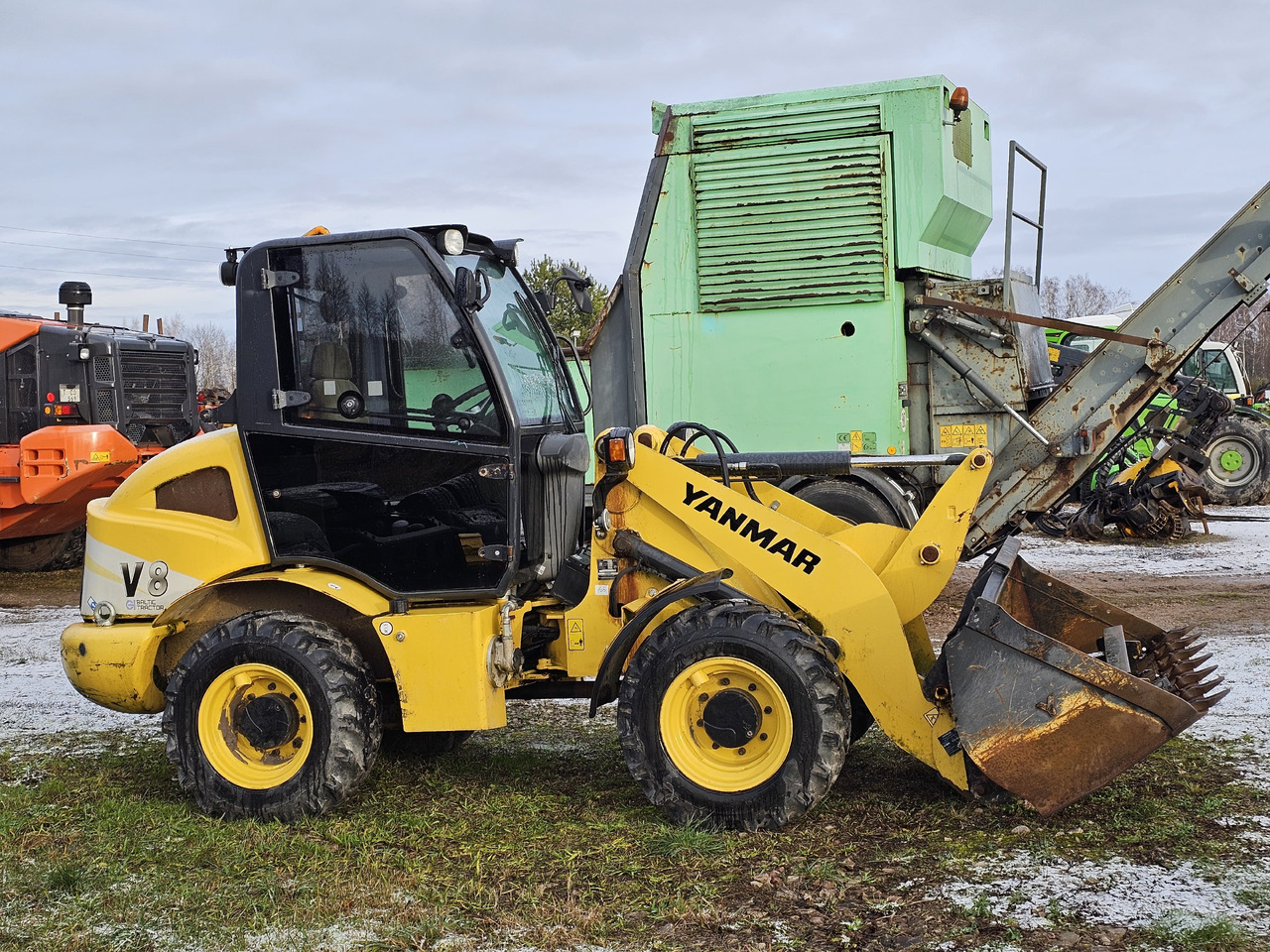Wiellader YANMAR V8, 744 hours!