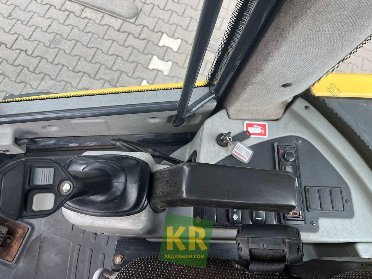 Wiellader Yanmar V100 shovel