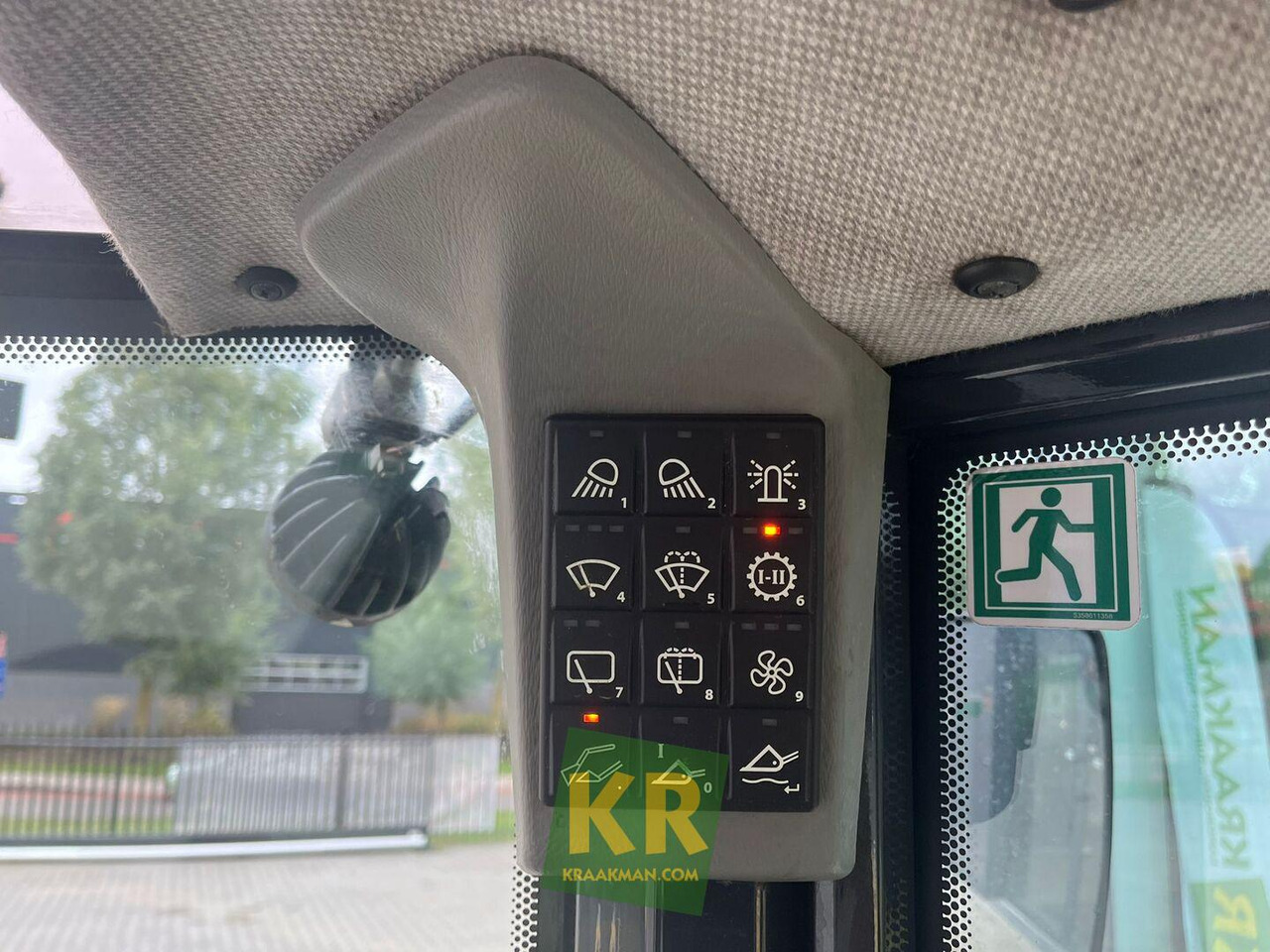 Wiellader Yanmar V100 shovel