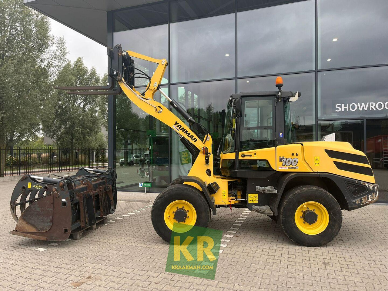 Wiellader Yanmar V100 shovel