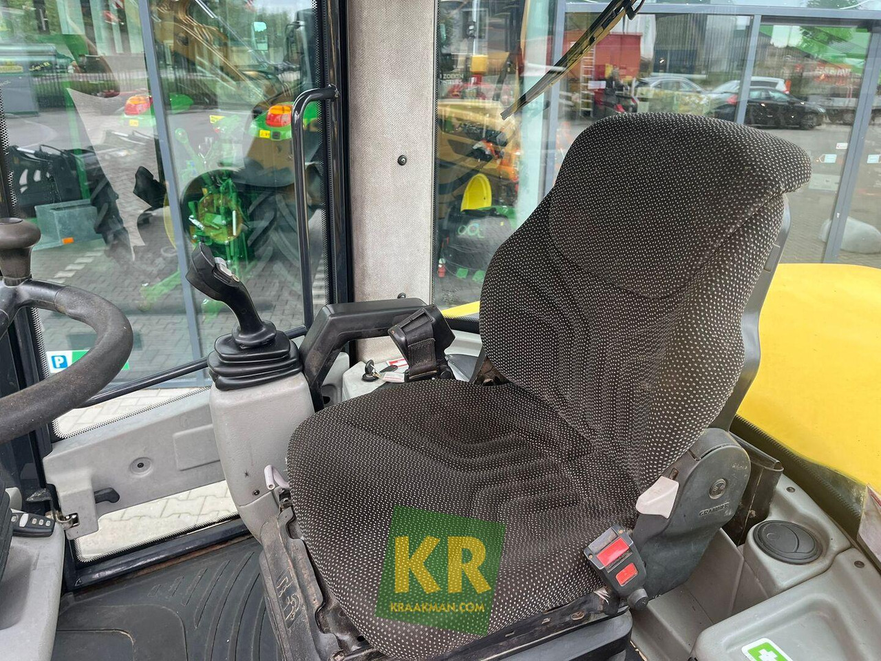 Wiellader Yanmar V100 shovel