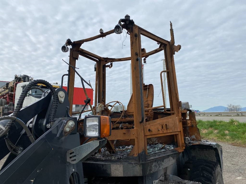 Wiellader Yanmar V 100 / Certificat CE endommagée