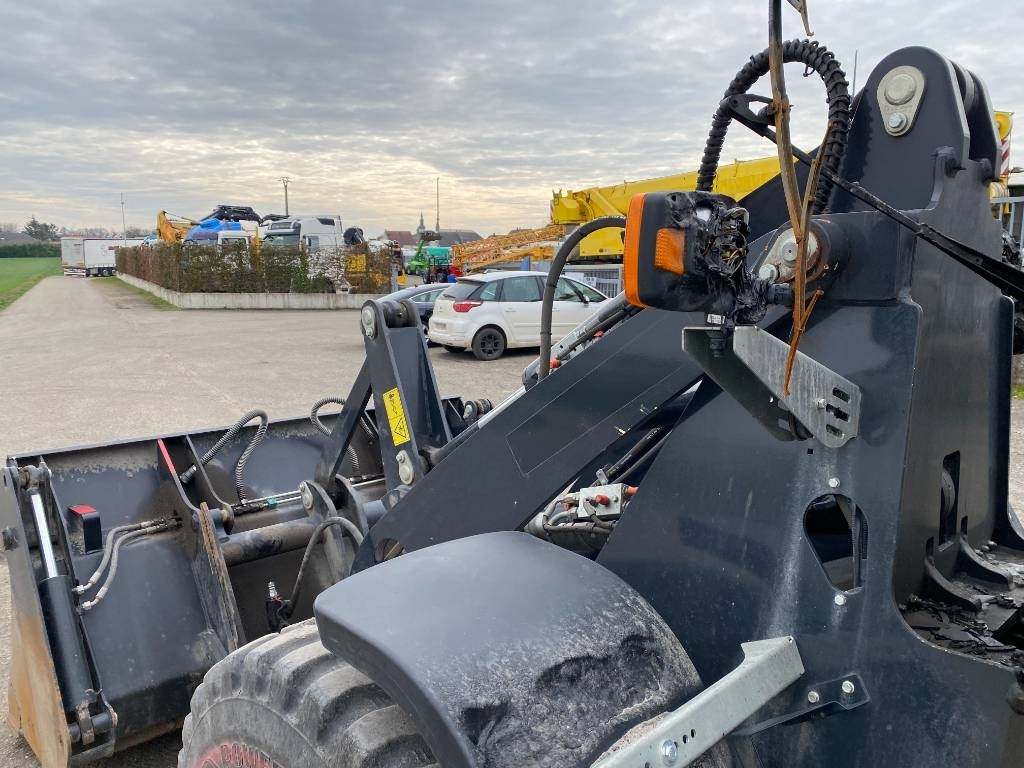 Wiellader Yanmar V 100 / Certificat CE endommagée
