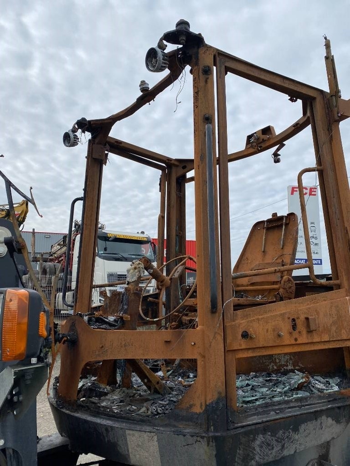 Wiellader Yanmar V 100 / Certificat CE endommagée