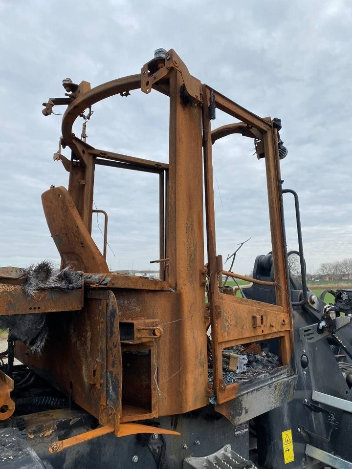 Wiellader Yanmar V 100 / Certificat CE endommagée