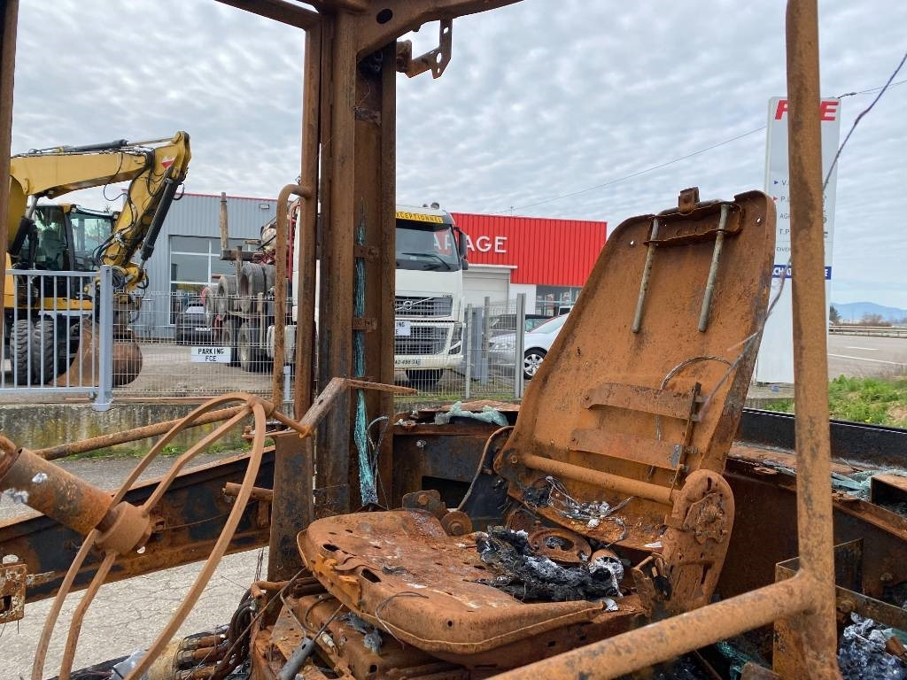 Wiellader Yanmar V 100 / Certificat CE endommagée