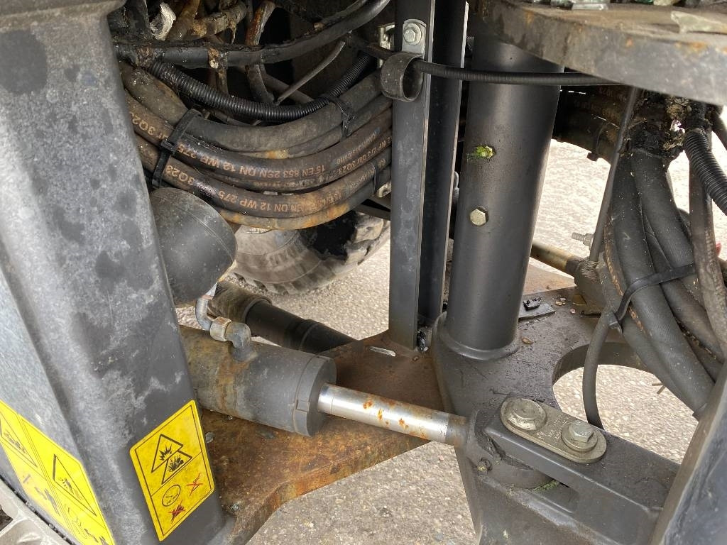 Wiellader Yanmar V 100 / Certificat CE endommagée