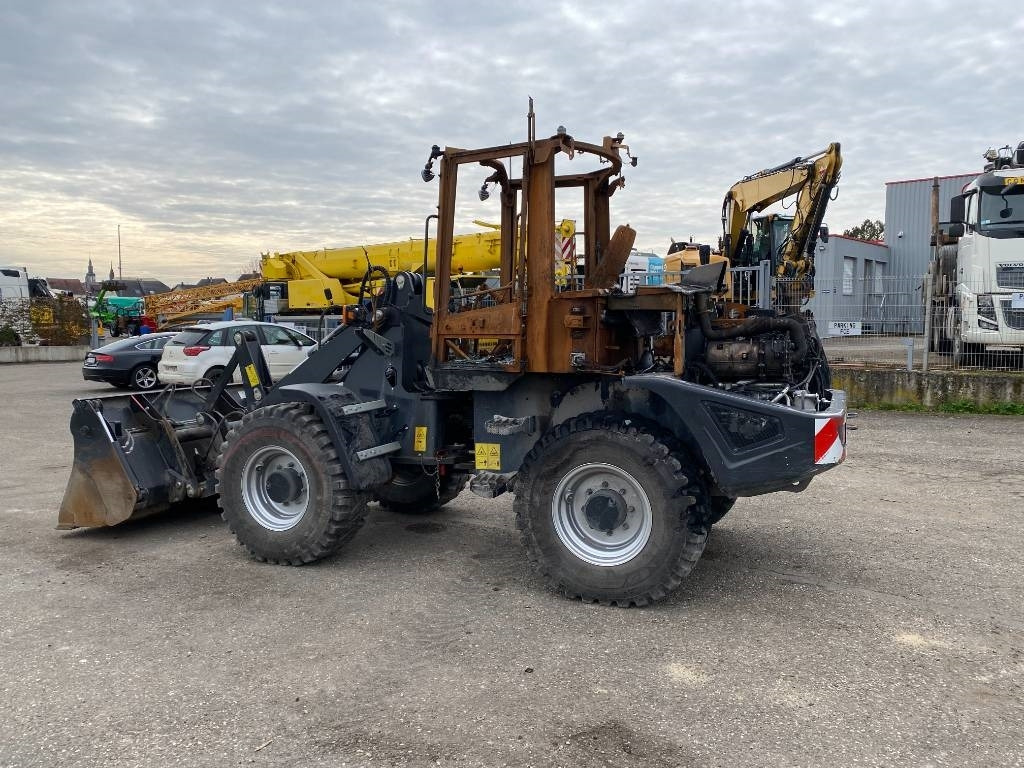 Wiellader Yanmar V 100 / Certificat CE endommagée