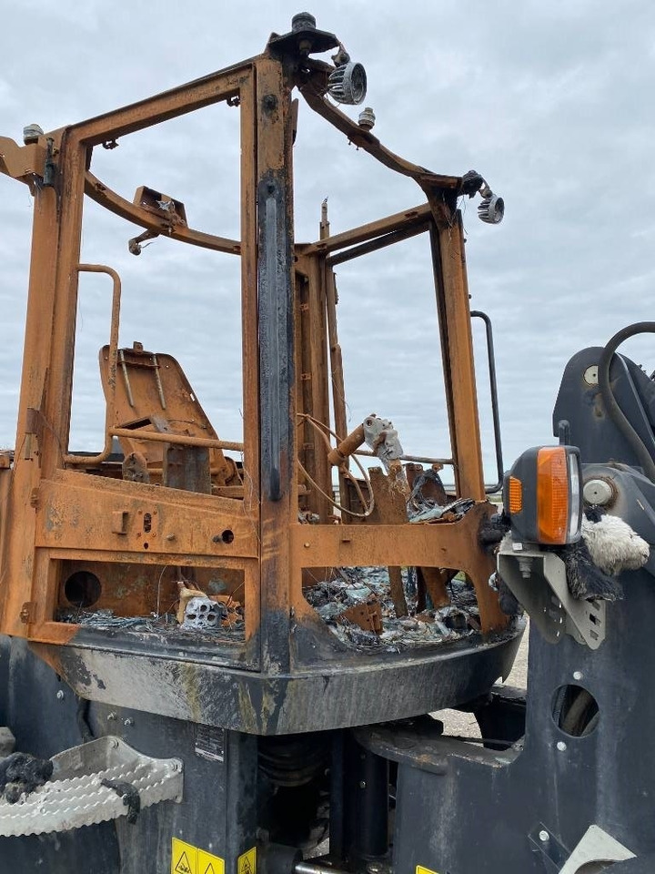 Wiellader Yanmar V 100 / Certificat CE endommagée