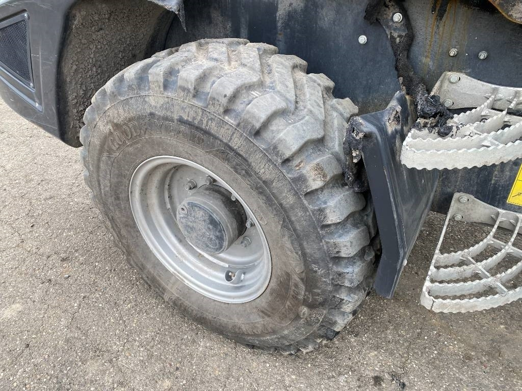 Wiellader Yanmar V 100 / Certificat CE endommagée