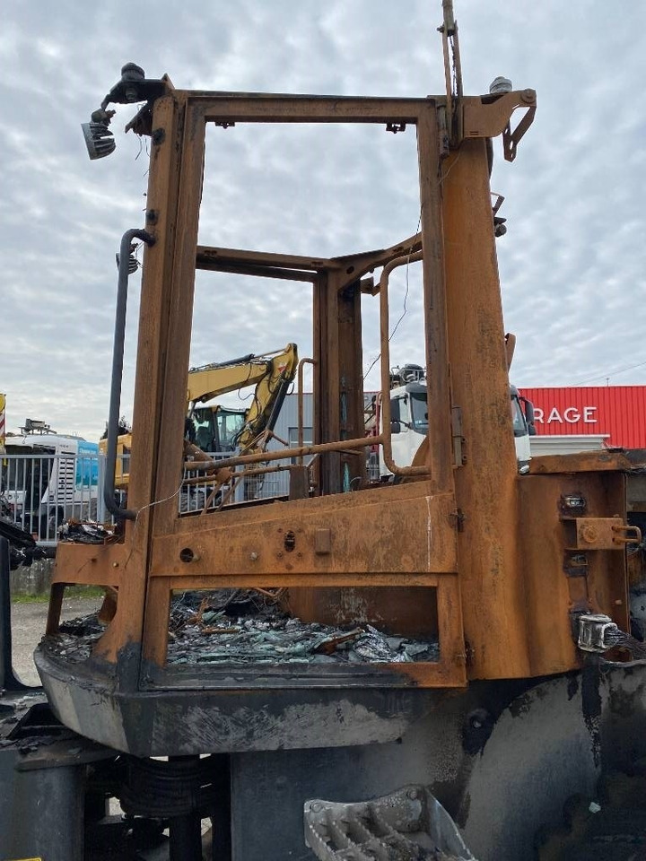 Wiellader Yanmar V 100 / Certificat CE endommagée