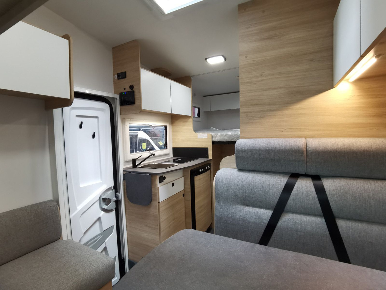 Alkoof camper Chausson C 514 FIRST LINE /140PS / ZUBEHÖR- PAKET / 5.99M