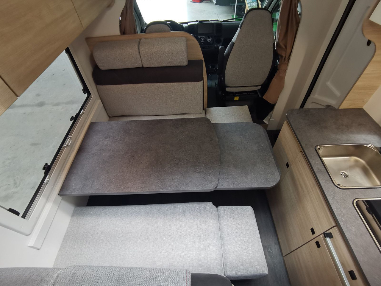 Alkoof camper Chausson C 727 FIRST LINE /140PS / EINZELBETTEN & ALKOVEN