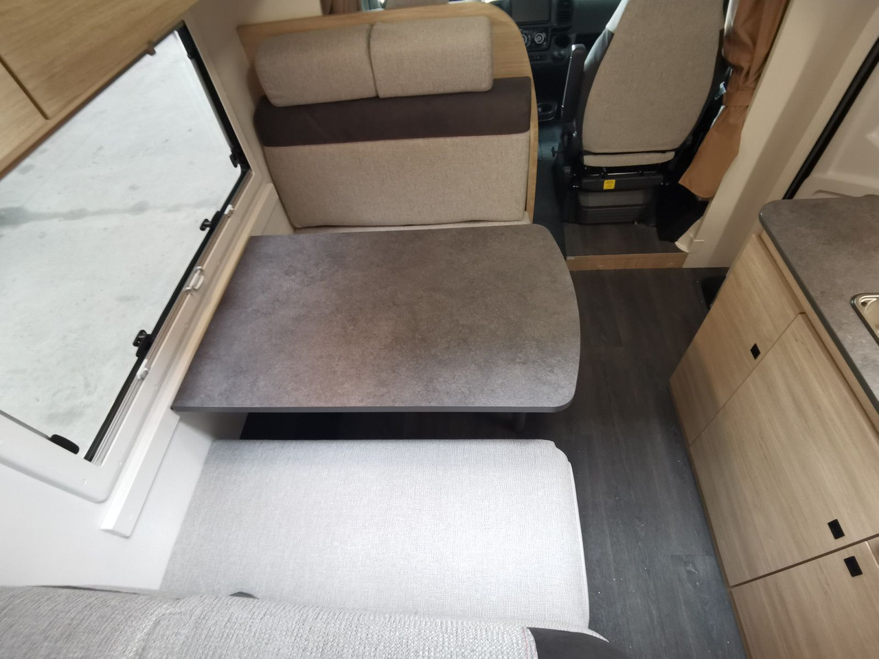 Alkoof camper Chausson C 727 FIRST LINE /140PS / EINZELBETTEN & ALKOVEN