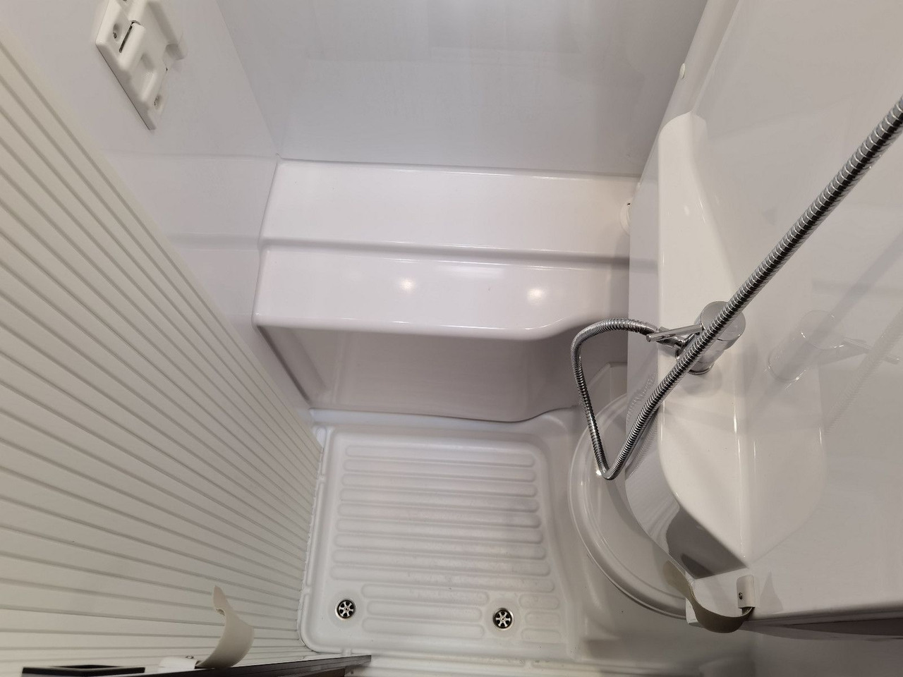 Alkoof camper Chausson C 727 FIRST LINE /140PS / EINZELBETTEN & ALKOVEN