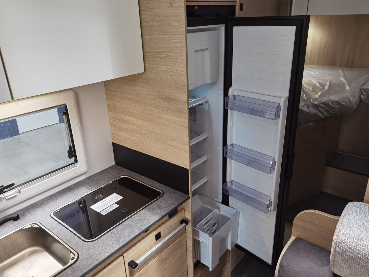 Alkoof camper Chausson C 727 FIRST LINE /140PS / EINZELBETTEN & ALKOVEN