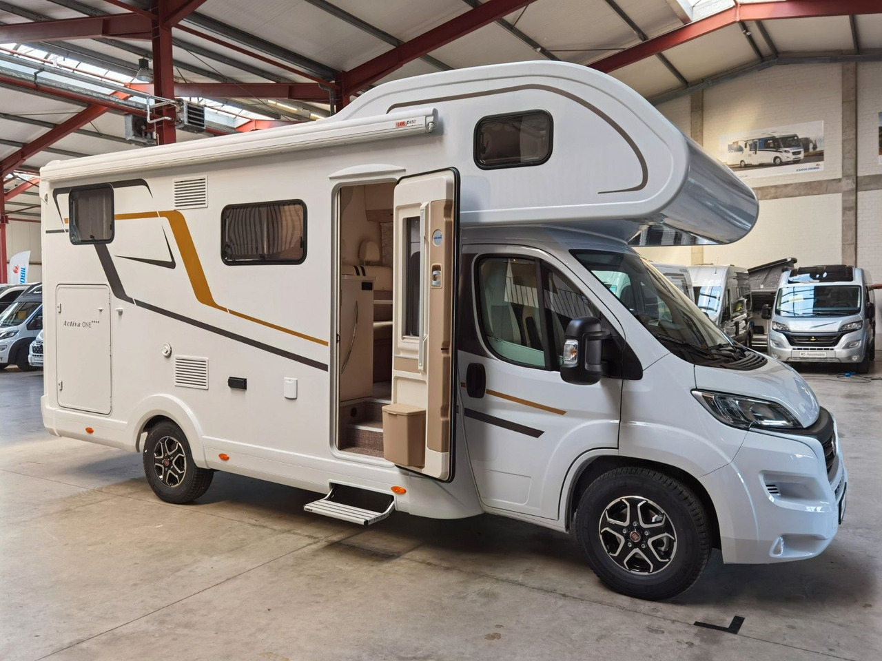 Alkoof camper Eura Mobil ACTIVA ONE 690 HB / 180PS-9G AUTOMATIK -40H MAXI