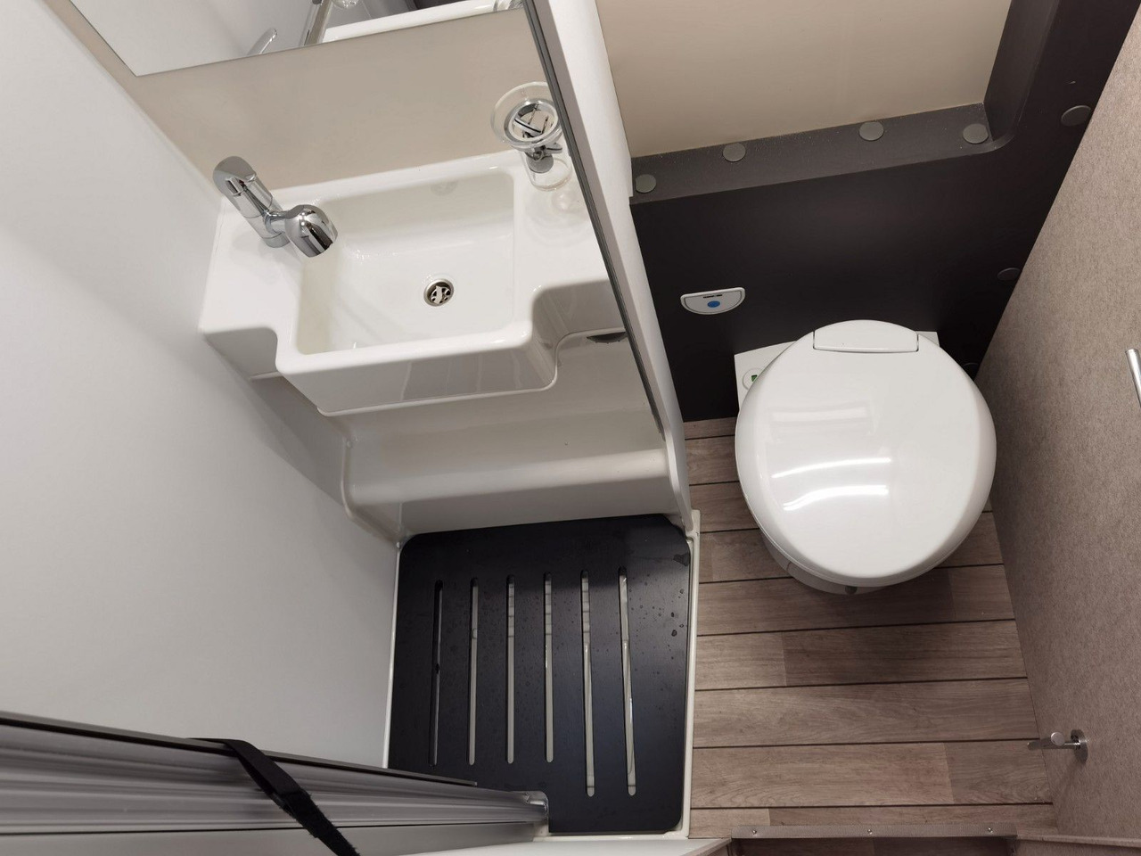 Alkoof camper Forster A 699 EB / - 2026 - / 165 PS - 8G / EINZELBETTEN