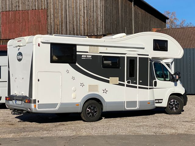 Alkoof camper Miller New York,Einzellbetten. AHK,TV,Solar