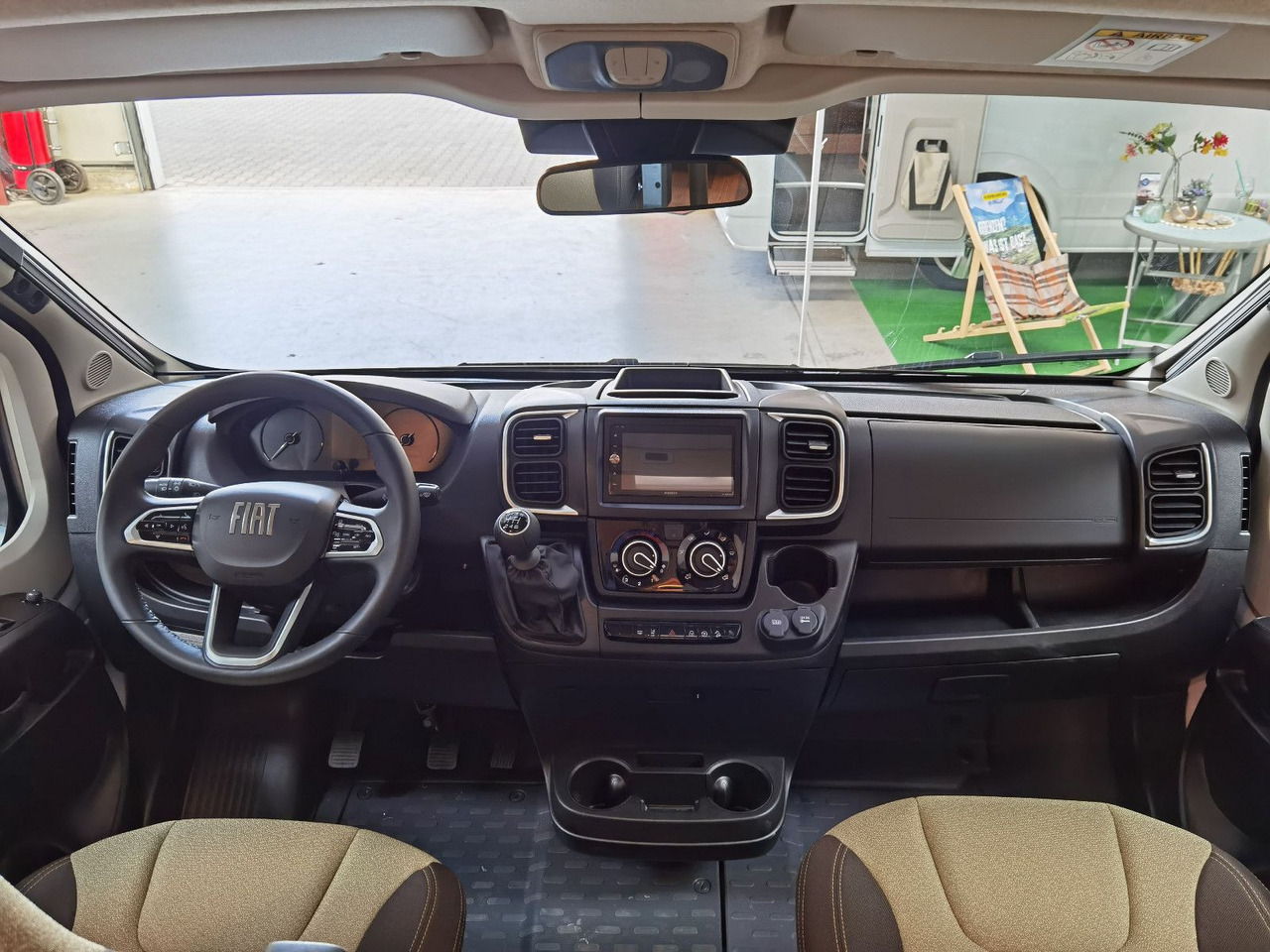 Alkoof camper Weinsberg CARAHOME 550 MG /- 2025 - / 140 PS / NUR 5.97M