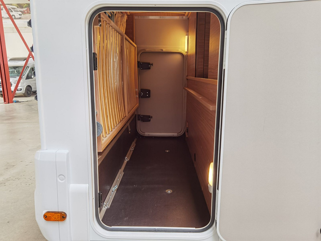 Alkoof camper Weinsberg CARAHOME 600 DKG/ -2025 - / 140PS / ETAGENBETTEN